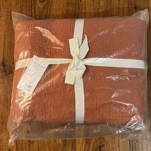 Pebble Matelasse 100% Cotton Coverlet Clay color